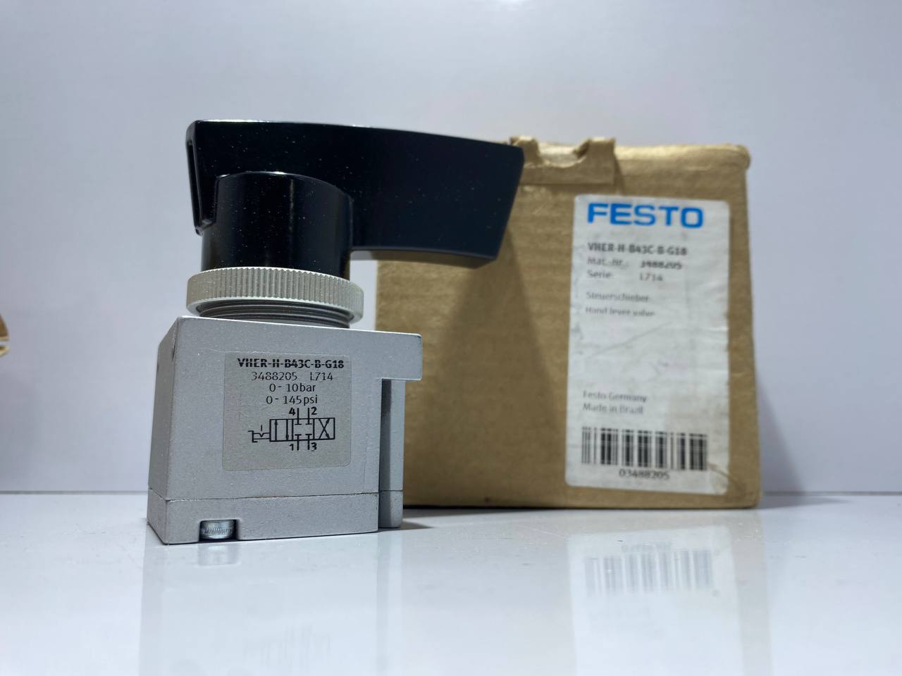 شیر اهرمی (دستی) پنوماتیک VHER-H-B43C-B-G18 فستو ساخت کشور آلمان 🇩🇪 FESTOO
