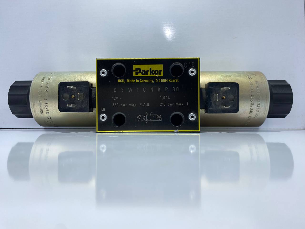 شیر هیدرولیک D3W1 CNK P 30 پارکر  سایز 3/8  نقشه بسته ساخت کشور آلمان 🇩🇪 Parker